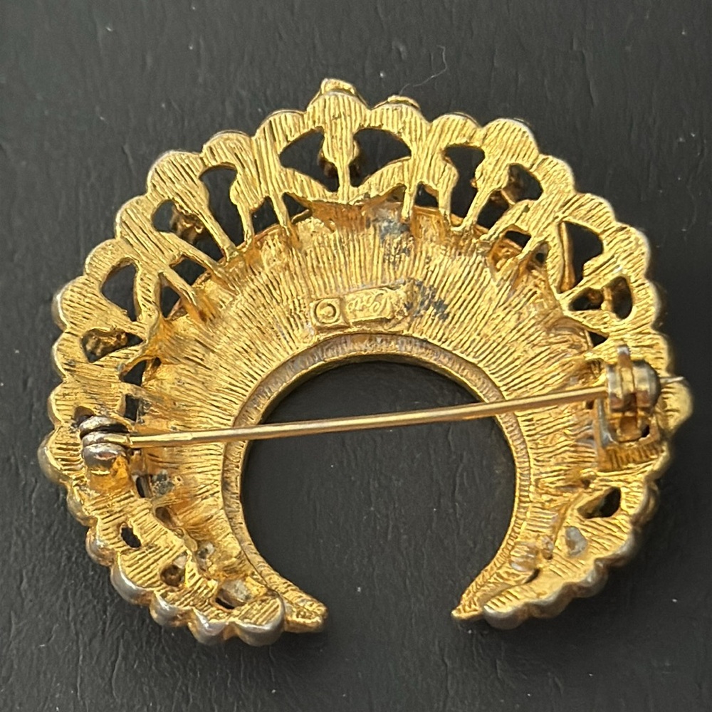 Cora Vintage Goldtone Crecent Brooch - Picture 2 of 4